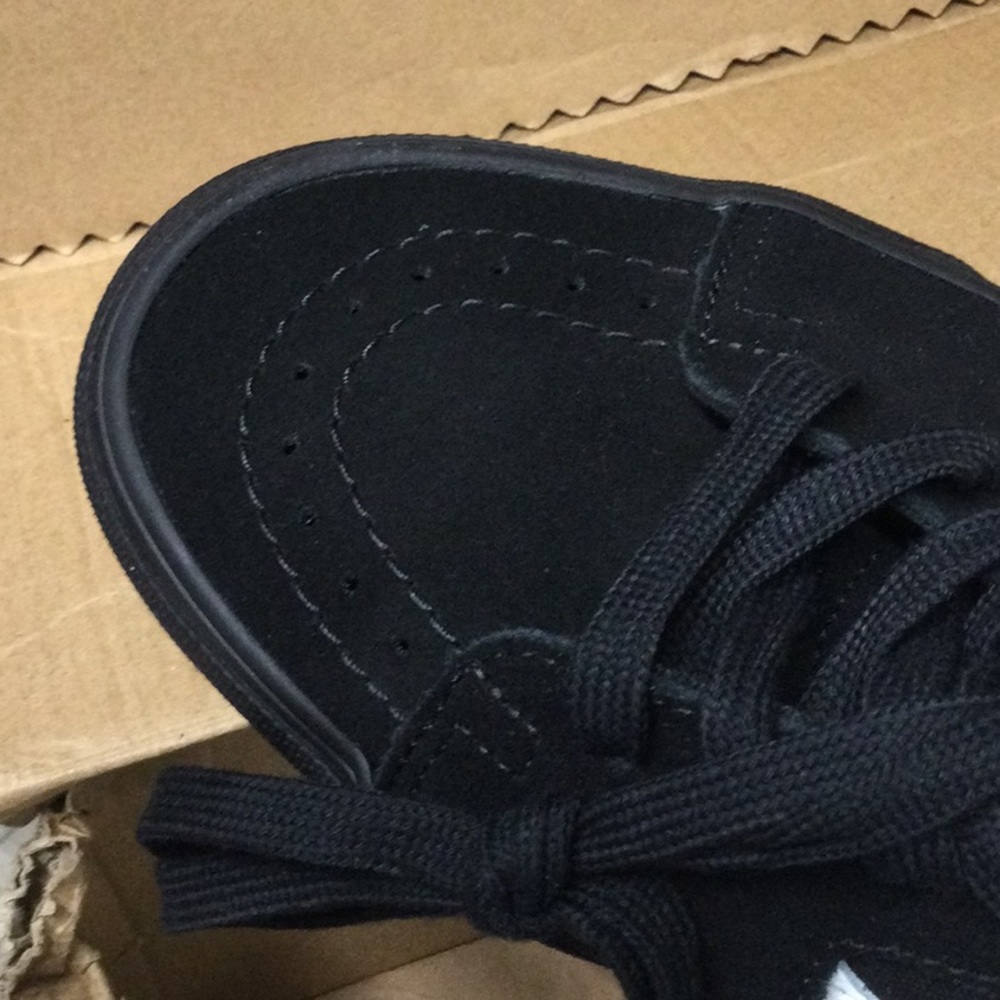 New Vans Shoes - Picture 9 of 14